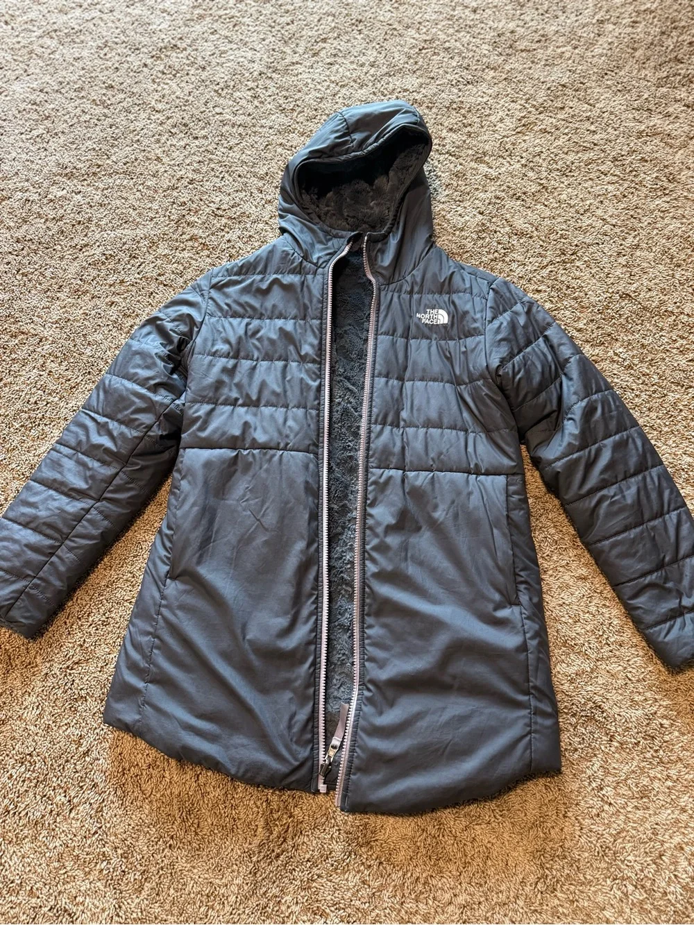 The North Face Girls Hooded Puffer Coat in Charcoal Gray